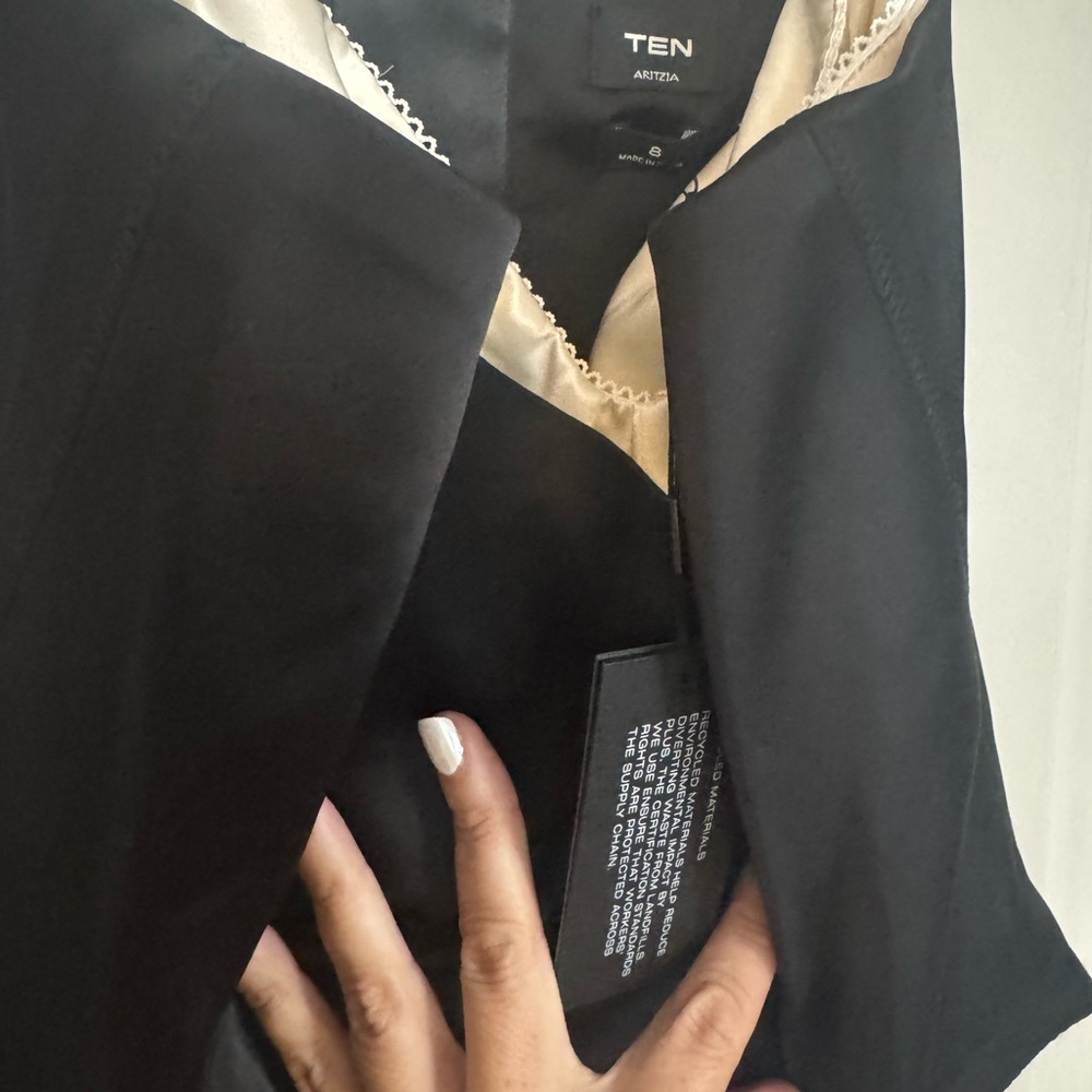Aritzia Hypnotize Top - Picture 6 of 6